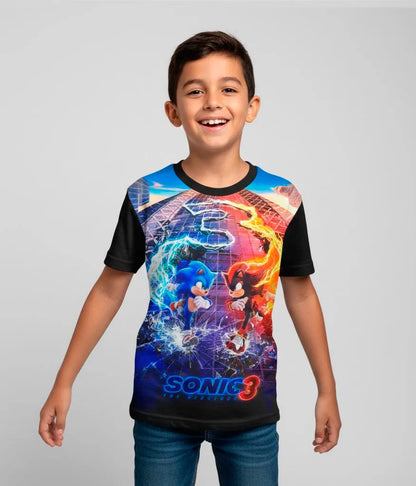 Niño luciendo la camiseta de Sonic La Película de la colección gamer de La Camiseta