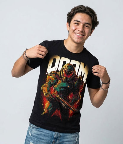 Modelo luciendo la Camiseta Doom Slayer Escopeta en un outfit urbano streetwear gamer.