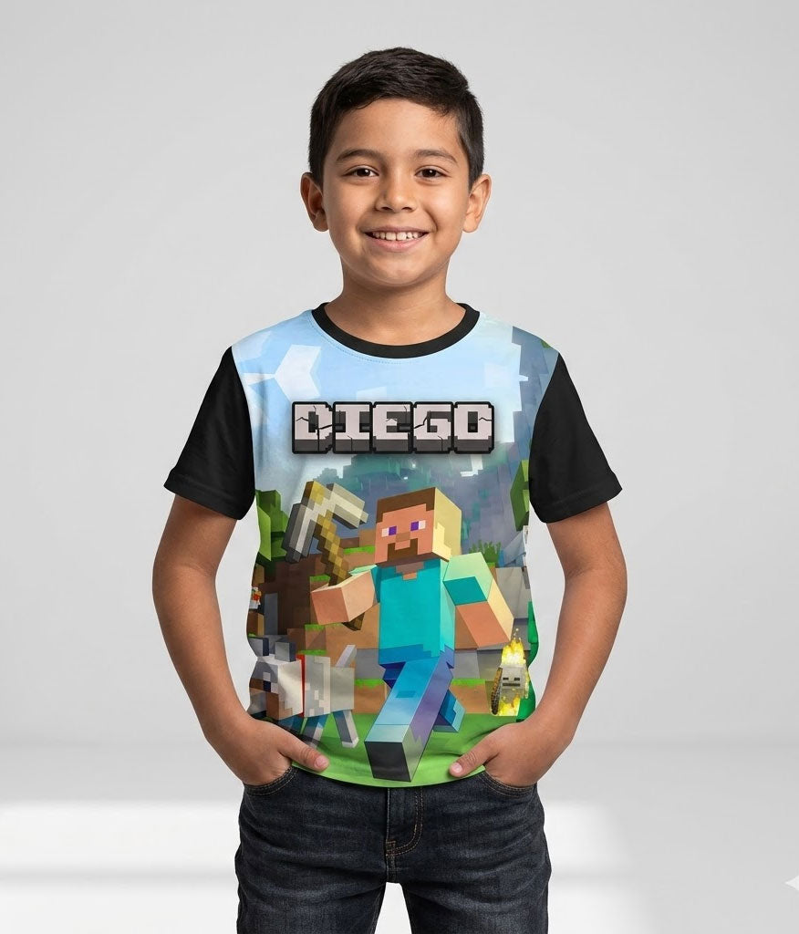 Camiseta de Minecraft personalizada mostrando un ejemplo de nombre del niño en la fuente clásica del videojuego