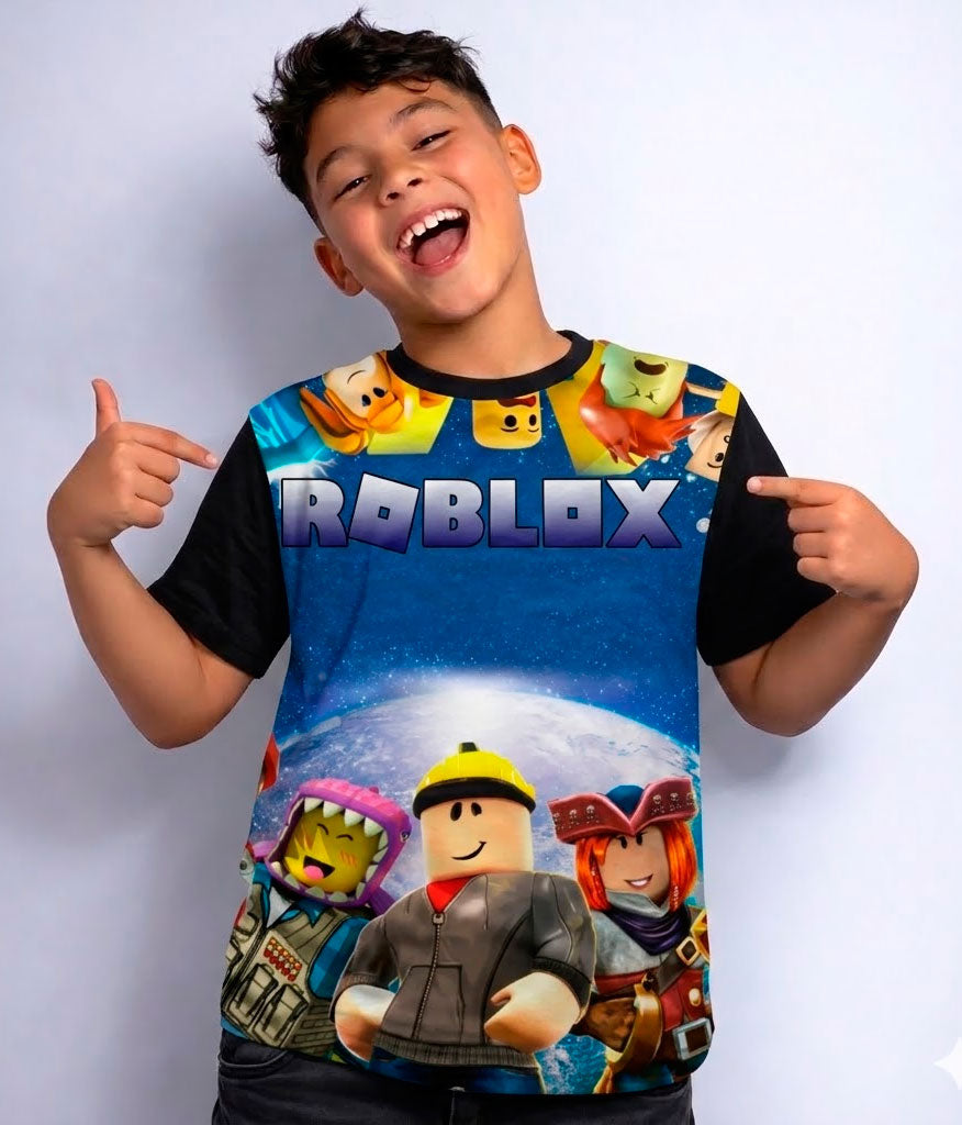 Camiseta negra de Roblox con diseño de personajes gamers y logo oficial en alta resolución