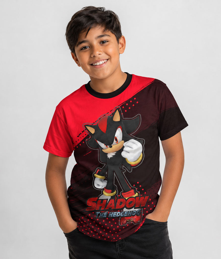 niño con camiseta de sonic shadow fanatico del videjuego