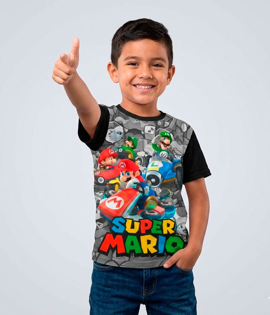Camiseta negra de algodón para niños con diseño de Super Mario Bros conduciendo su kart de carreras.