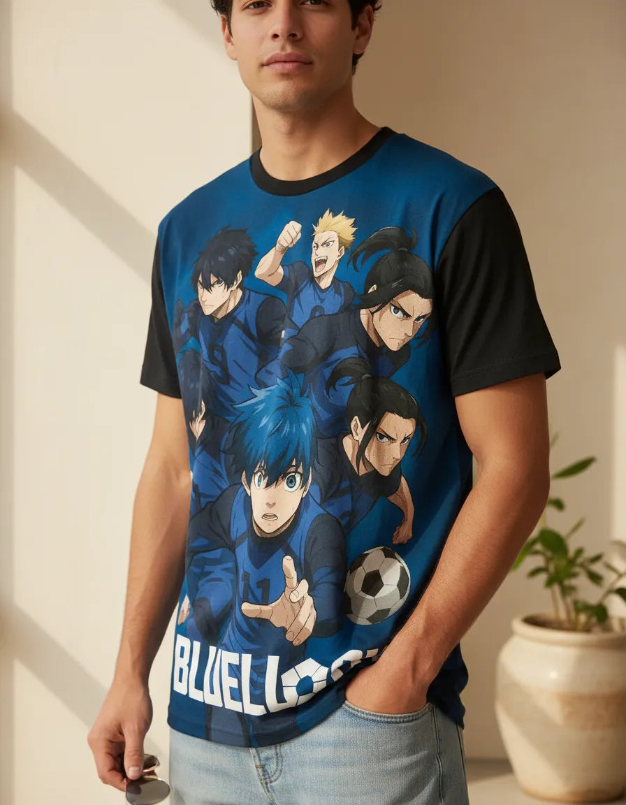 joven modelo con camiseta de anime blue lock 