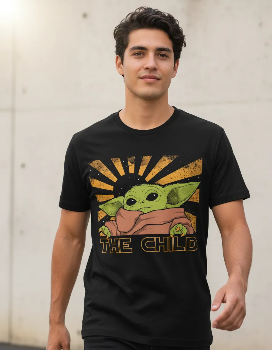Niño/Adulto vistiendo la camiseta exclusiva de Baby Yoda color neutro de La Camiseta