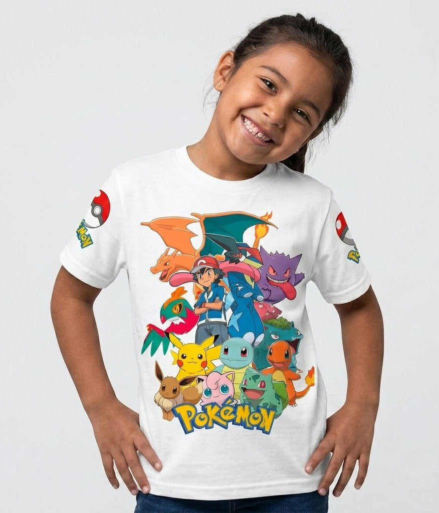 niña posando con camiseta de pokemon y sus amigos
