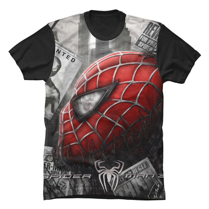 Modelo luciendo la Camiseta Spider-Man 3 en un outfit urbano streetwear.